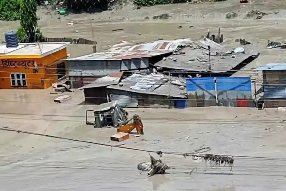नेपाल में कुदरत का कहर: ल्हेंदे खोला और भोटे कोशी में तबाही