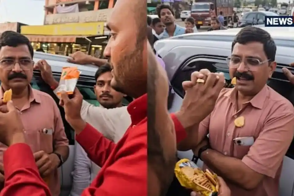 रिश्वतखोर FDA अधिकारी को भीड़ ने घेरा, कैमरे पर जबरन खिलाए एक्सपायर्ड बिस्कुट 