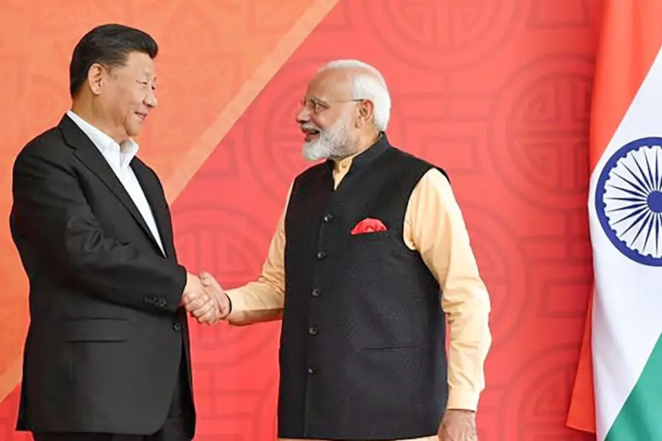मुस्कुराए, हाथ पकड़कर दिखाया रामेश्वरम मंदिर; जिनपिंग की अगवानी करते दिखे पीएम मोदी