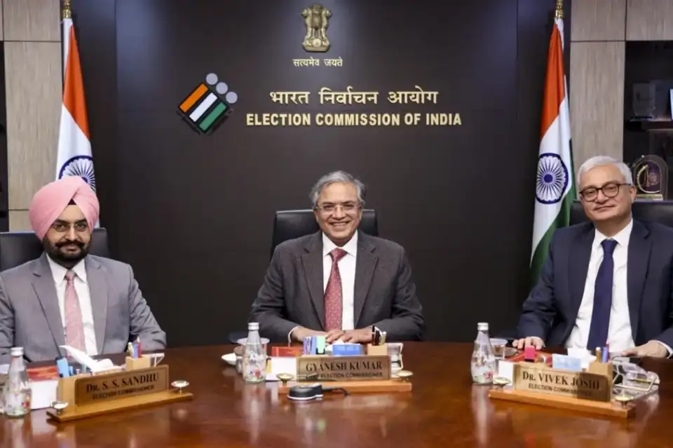 चुनाव आयोग ने SIR पर आंतरिक मतभेद की खबरों को किया खारिज