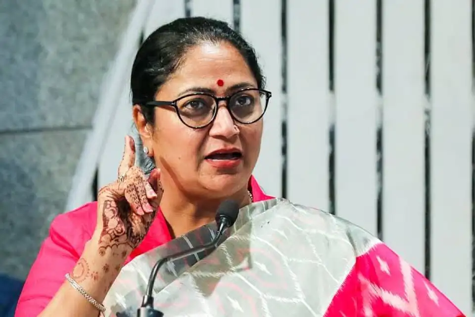 महिलाओं के खिलाफ अपराध पर कठोर कानून की मांग: सरेआम फांसी की सिफारिश