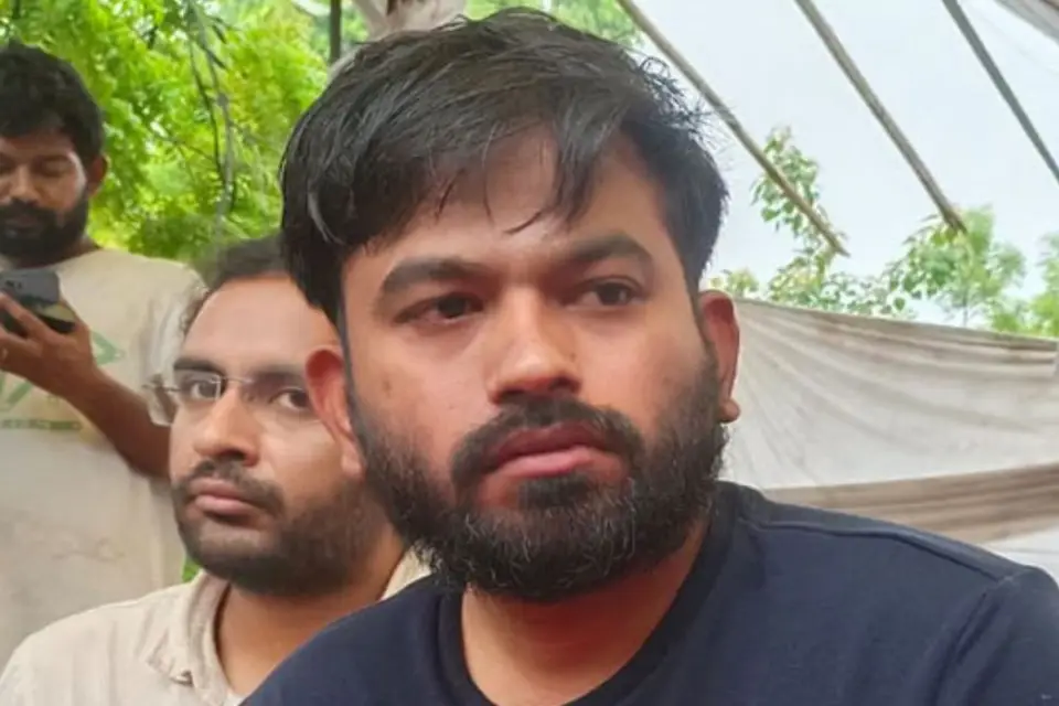 ₹30,000 के जूते पहनता हूं: अभिजीत दीपके का फंडिंग पर बेबाक जवाब