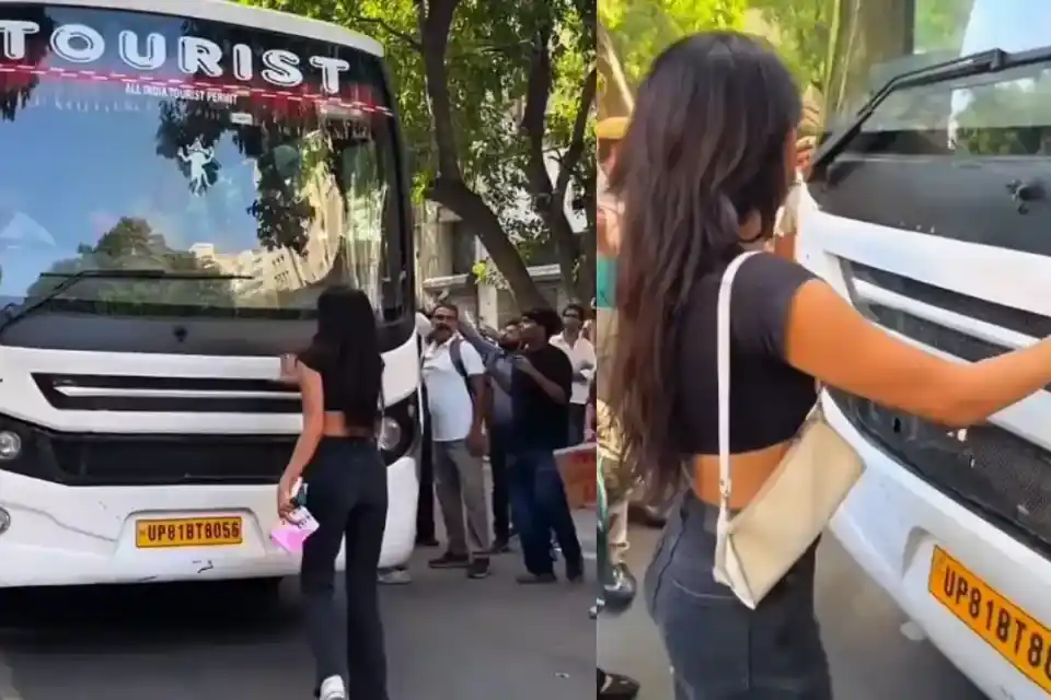 दिल्ली में विरोध प्रदर्शन: रिया अहिर की तर्ज पर बस के आगे खड़ी हुई लड़की