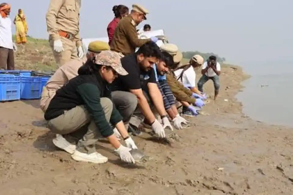 उजानी बांध क्षेत्र में आक्रामक प्रजातियों के नियंत्रण हेतु सामुदायिक पहल