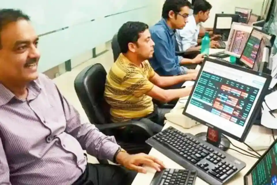 कॉर्पोरेट इंडिया का बदला मूड, CA-CS बने पहली पसंद