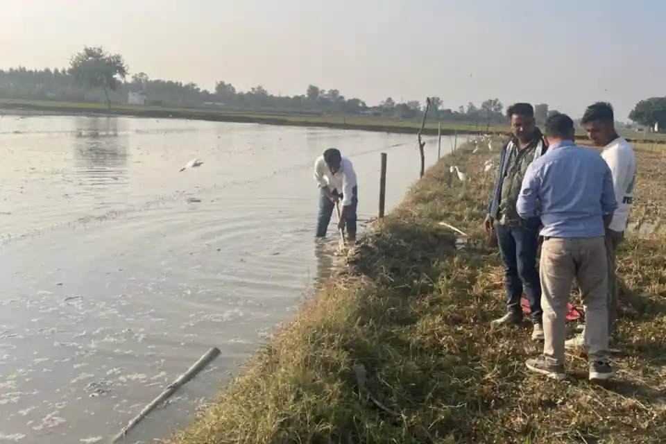 भवानीसागर बांध से जल निकासी की मांग: कालिंगरायण किसानों का विरोध प्रदर्शन