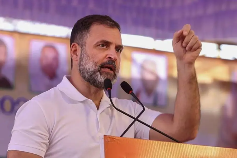 बीजेपी का कांग्रेस पर गंभीर आरोप: राहुल को बताया ‘नालायक’ नेता *