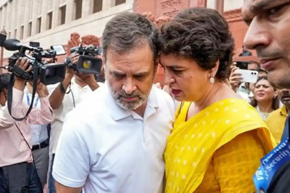 राहुल गांधी का तीखा बयान: युवाओं के समर्थन में उतरे