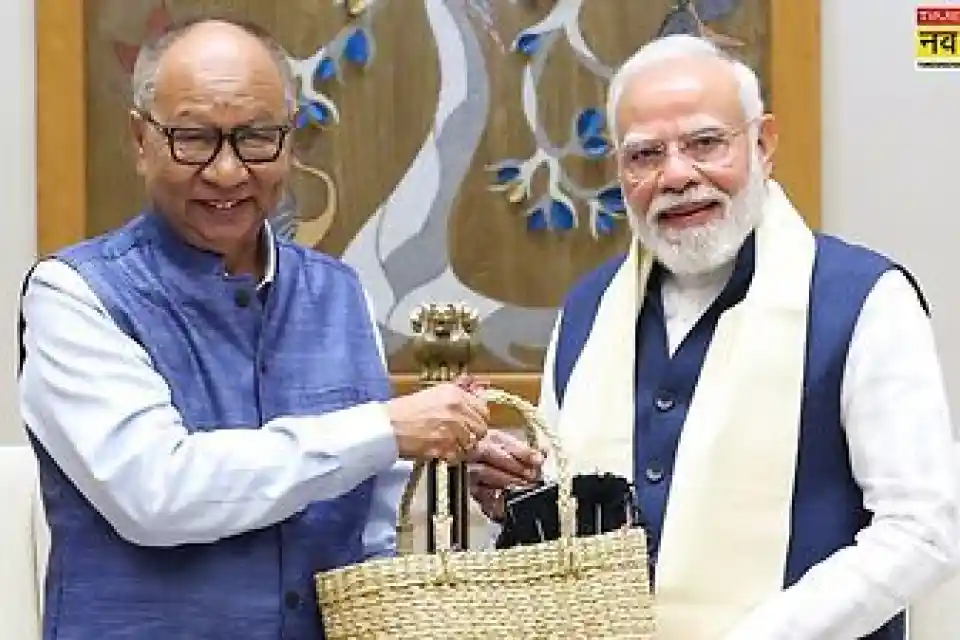 प्रधानमंत्री नरेंद्र मोदी और मणिपुर के मुख्यमंत्री वाई. खेमचंद सिंह की मुलाकात 