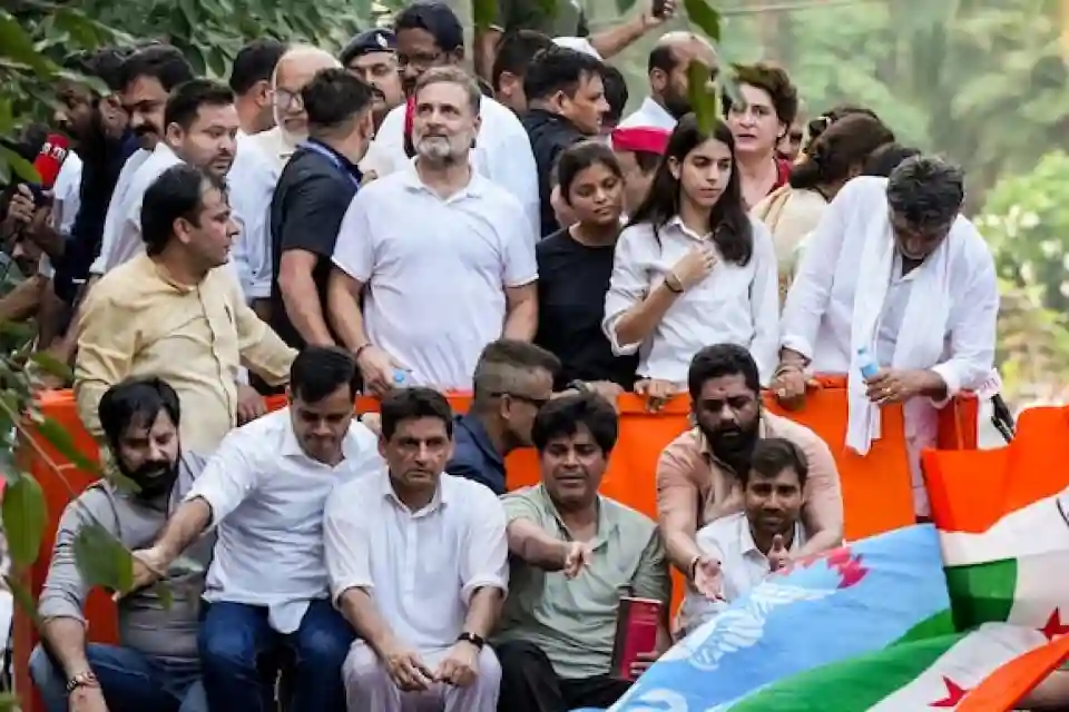 INDIA ब्लॉक के मार्च में राहुल गांधी और डीके शिवकुमार का वीडियो वायरल