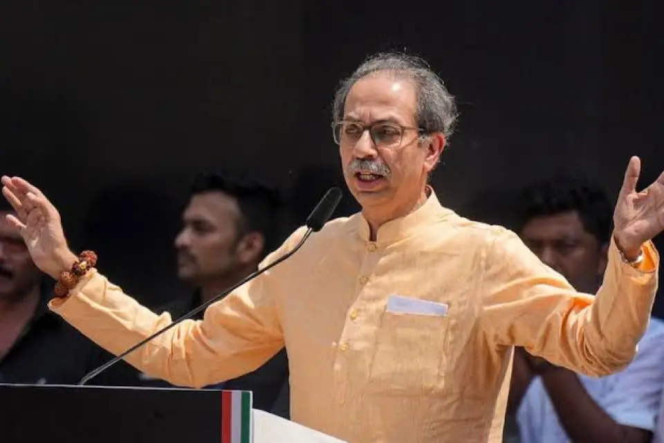उद्धव ठाकरे का केंद्र पर हमला: छिन रहा मतदान और विरोध का अधिकार