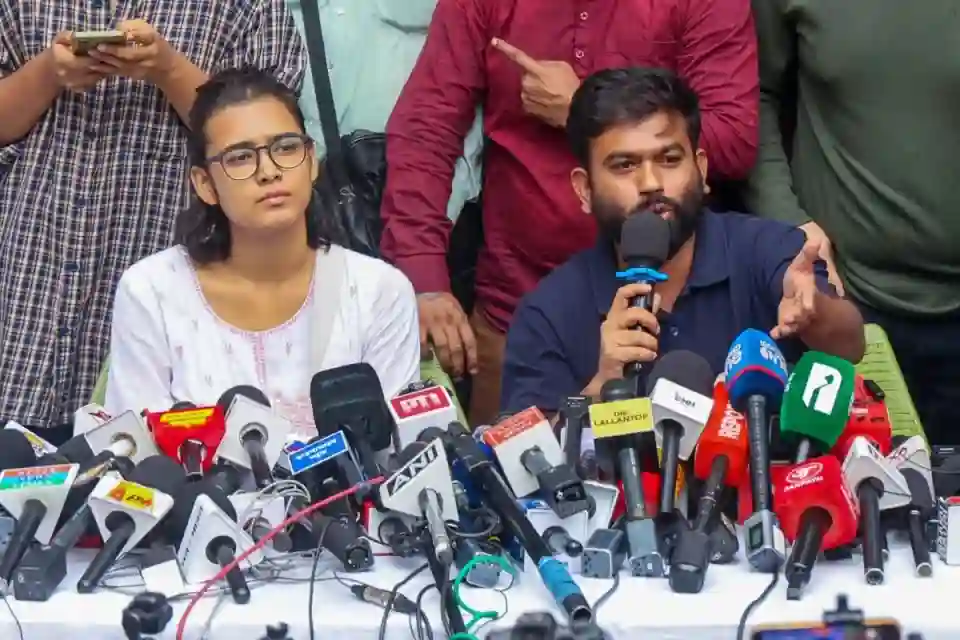 नेह बोरा का CJP प्रोटेस्ट से किनारा, हाईकोर्ट में दी सफाई