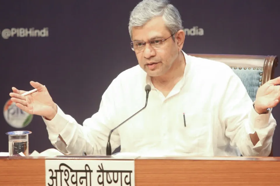 भारत 2028 तक लॉन्च करेगा अपना मोबाइल फोन