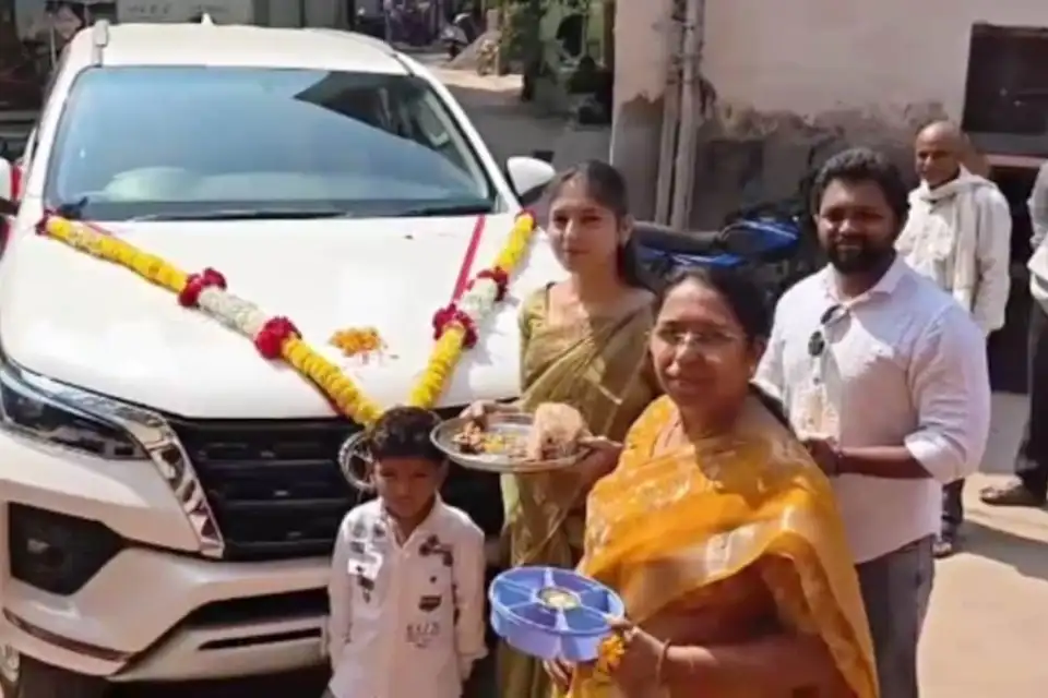 ₹200 के लकी ड्रॉ में बच्चे ने जीती ₹50 लाख की फॉर्च्यूनर