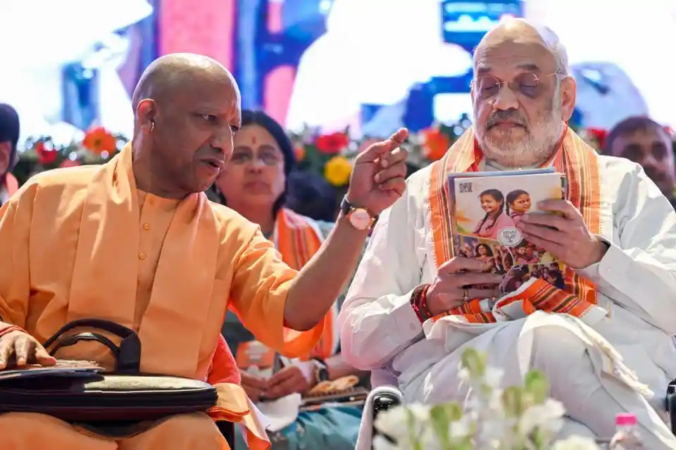 नाराजगी गोमती नदी में डाल दीजिए, एकजुट रहें: अमित शाह